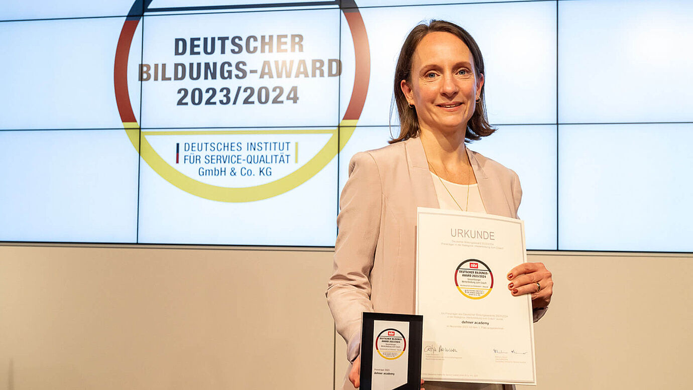 dehner-academy-erhaelt-den-deutschen-bildungs-award-2023